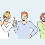 褒めている3人